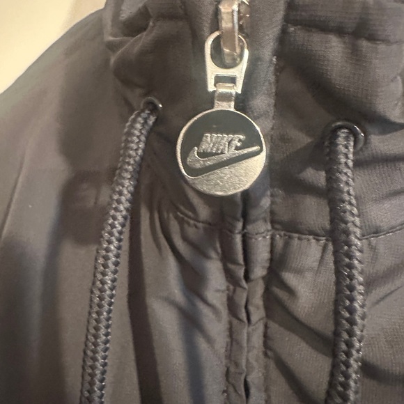 Nike Men's Gray Jacket Windbreaker - Picture 6 of 9